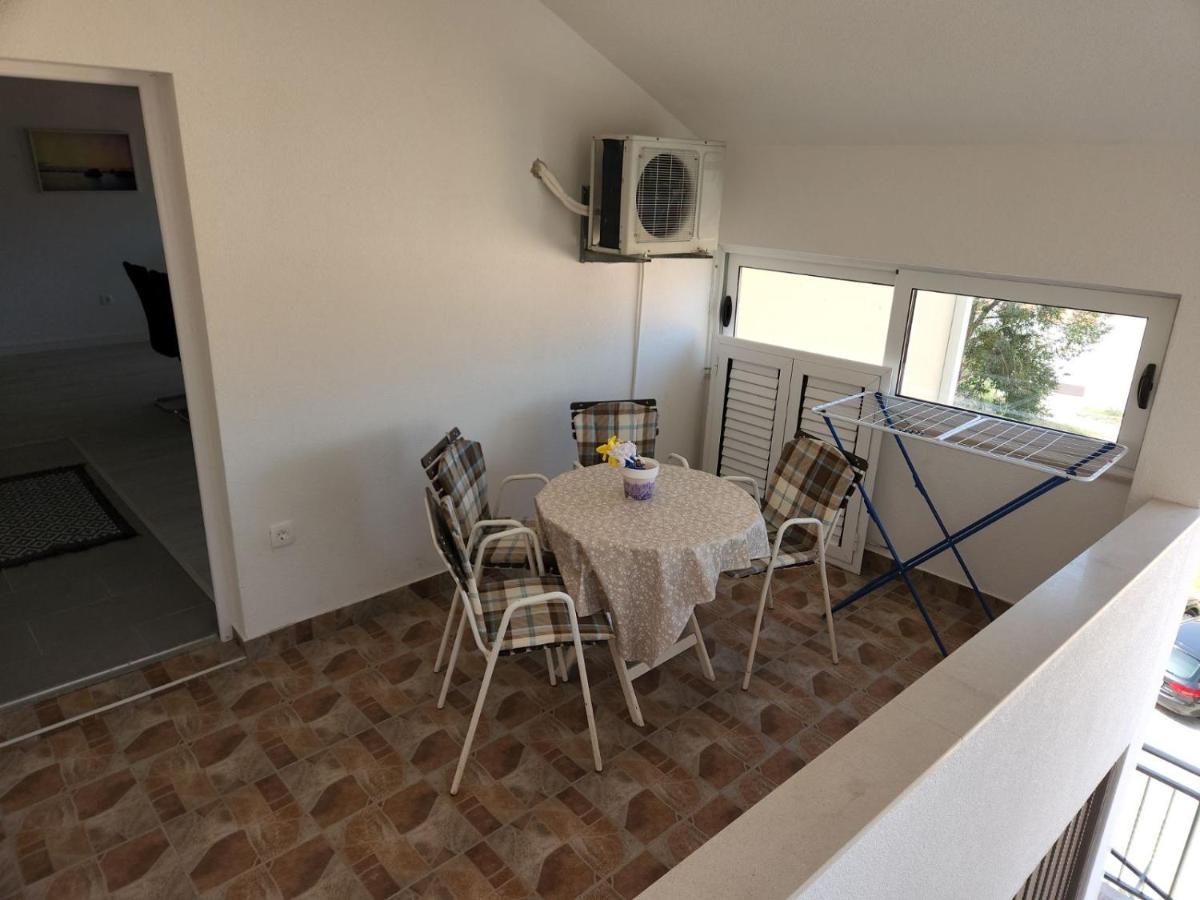 Apartmani Mia Sorajic Petrovac Exterior photo
