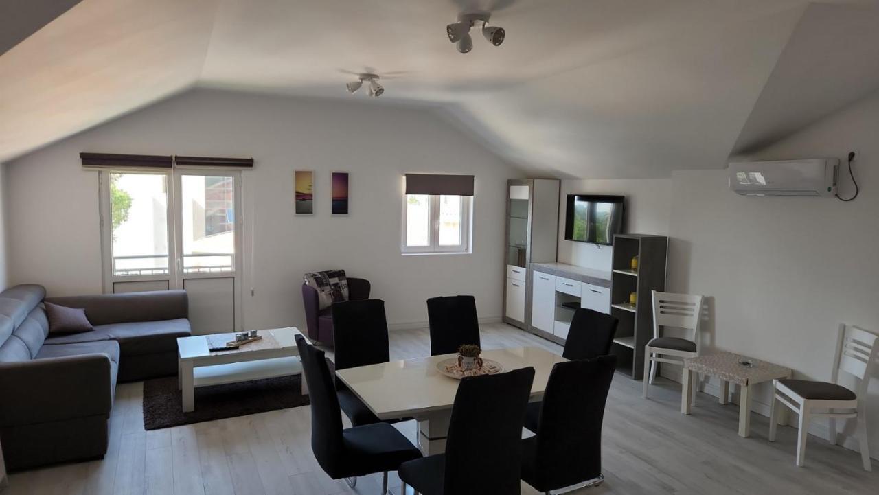 Apartmani Mia Sorajic Petrovac Exterior photo