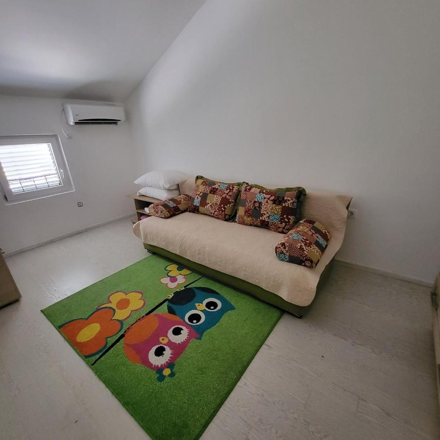 Apartmani Mia Sorajic Petrovac Exterior photo
