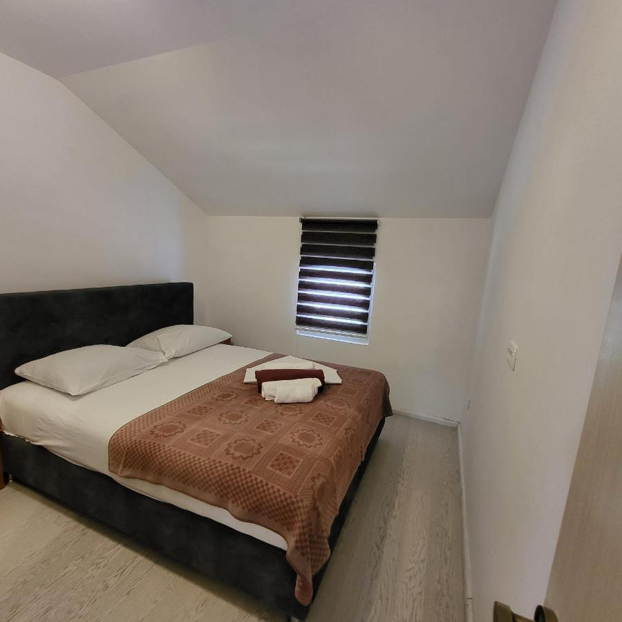 Apartmani Mia Sorajic Petrovac Exterior photo